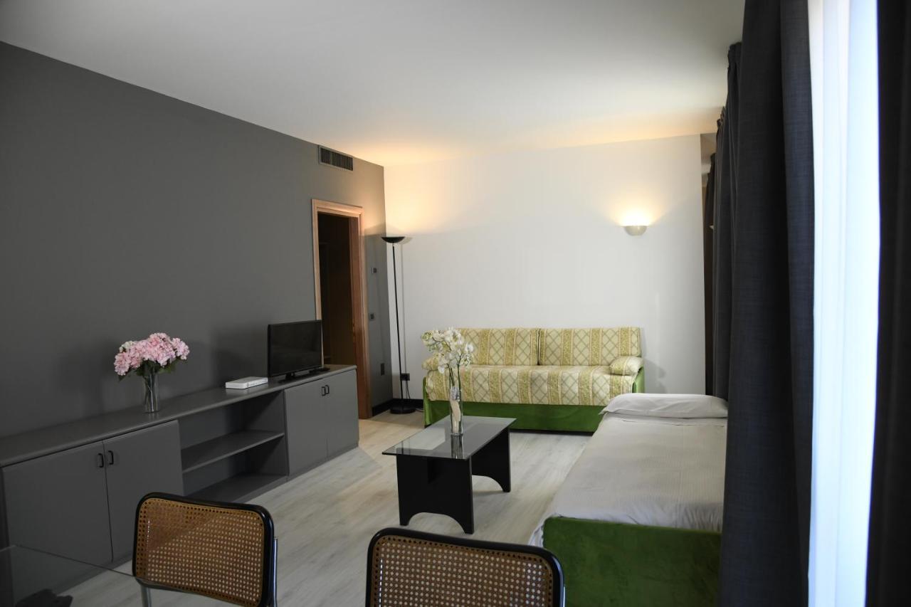 Brianteo Hotel Residence And Restaurant Burago di Molgora Exterior foto