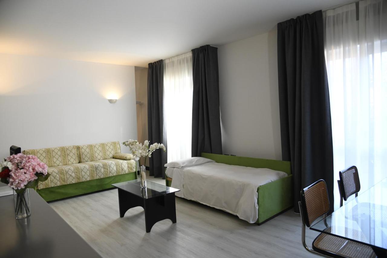 Brianteo Hotel Residence And Restaurant Burago di Molgora Exterior foto