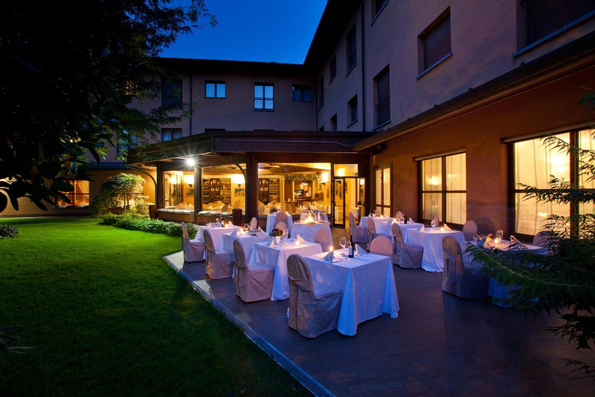 Brianteo Hotel Residence And Restaurant Burago di Molgora Exterior foto