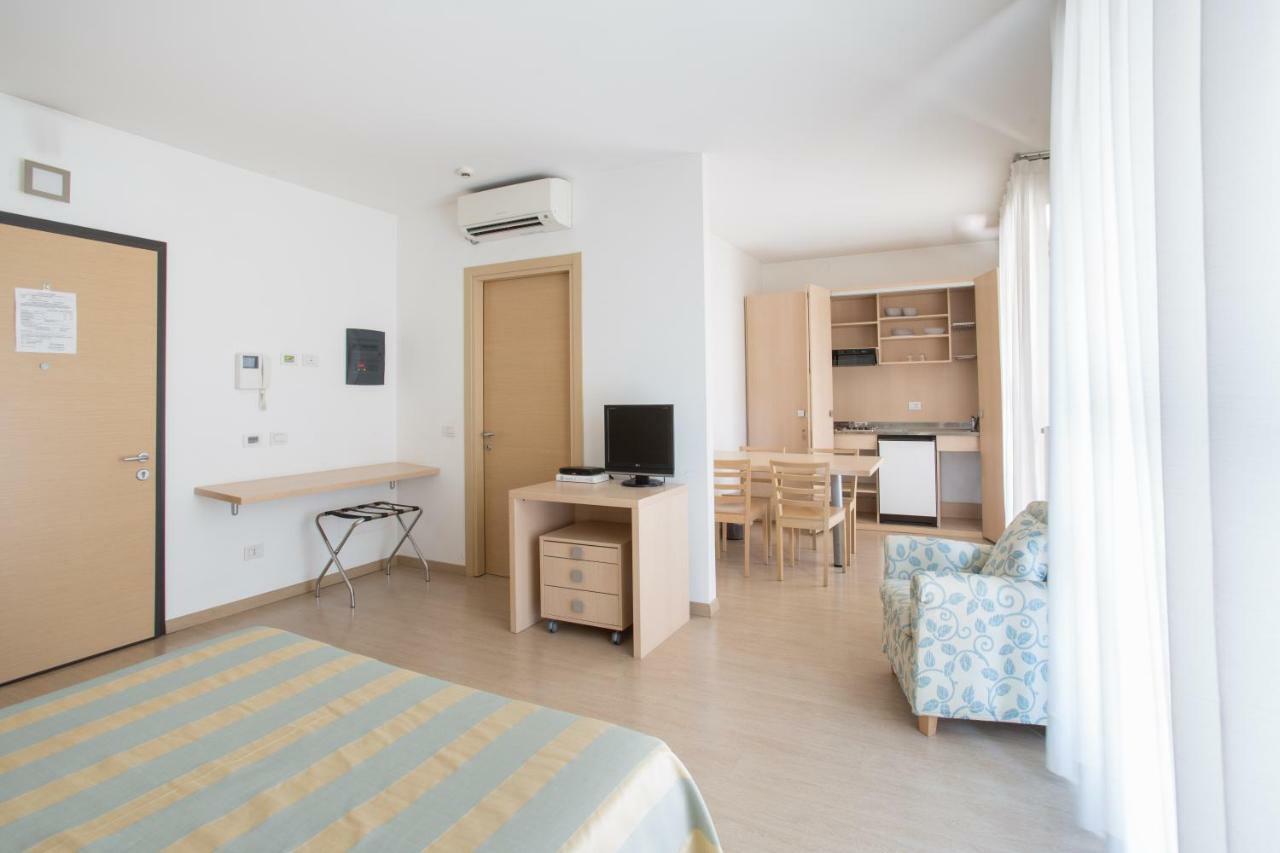 Brianteo Hotel Residence And Restaurant Burago di Molgora Exterior foto